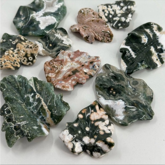 High Quality 8th Vein Ocean Jasper Hand Carved Leaves Leaf for Emotional Healing - Picture 3 of 6